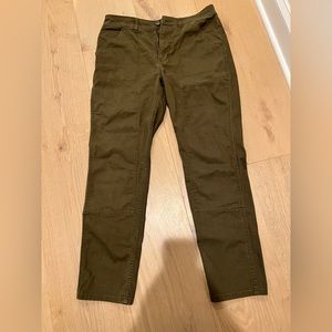 REI co-op women’s Trailsmith pants olive green. Double knee size 12